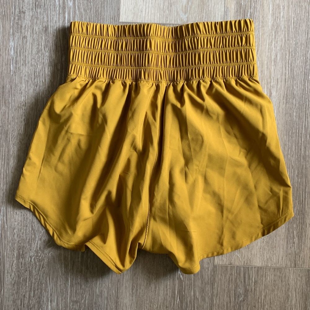 NIKE One Women's Dri-FIT Ultra High-Waisted 3" Brief-Lined Shorts - Picture 6 of 12